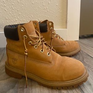 Junior (Kid’s) Classic Timberland 6” Boots Size 5M